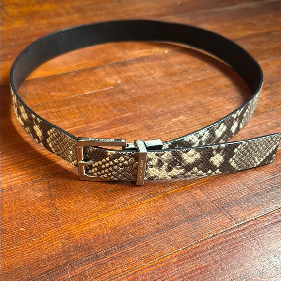 Michael Kors Reversible Leather Belt - Picture 1 of 4